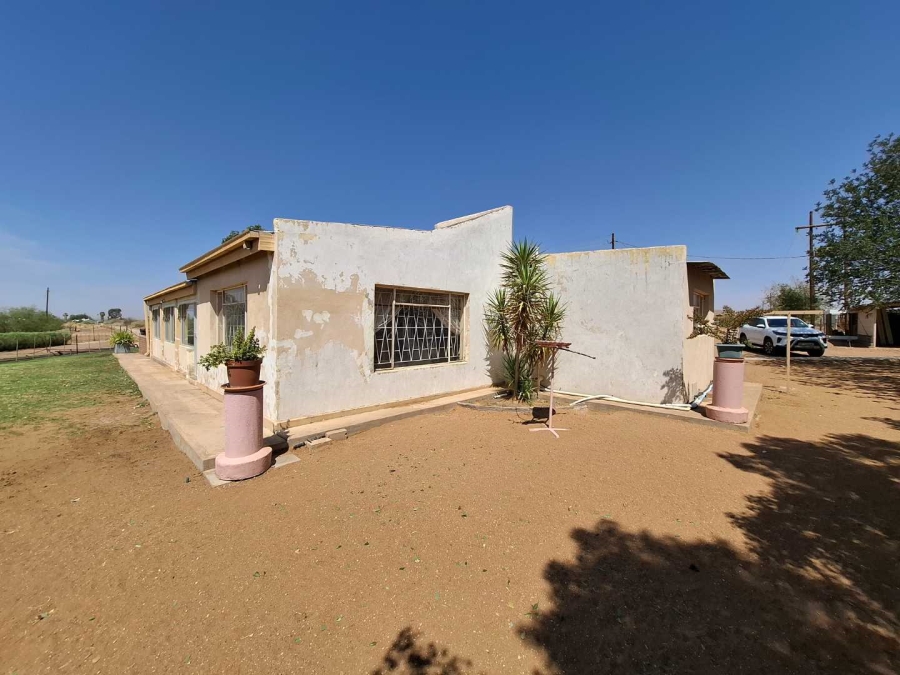 4 Bedroom Property for Sale in Karos Northern Cape